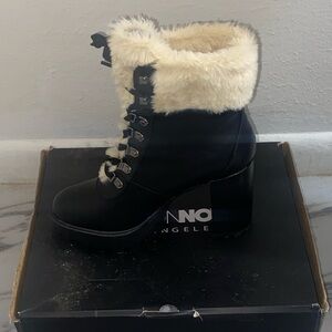 Boots from fashion nova never worn